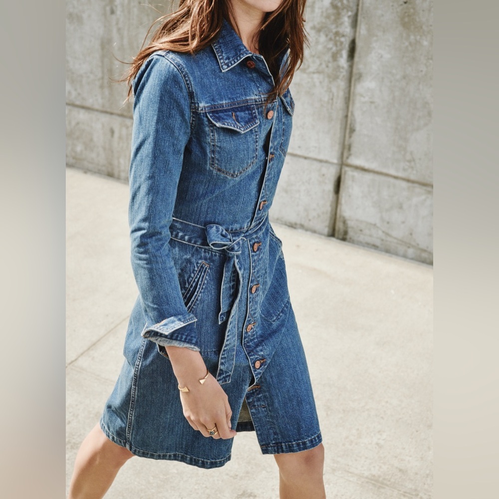 Madewell Denim Long Sleeve Button-Front Dress in Blue